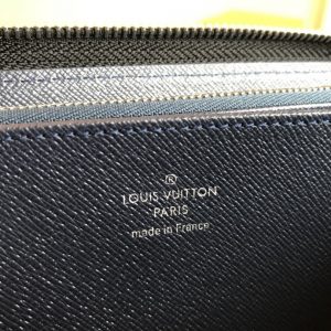 LOUIS VUITTON ZIPPY WALLET - Image 8