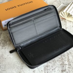 Louis Vuitton Monogram Wallet - Image 6