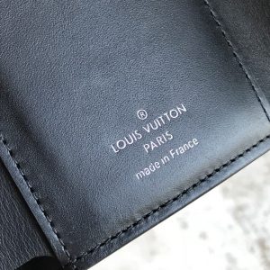 LOUIS VUITTON Taurillon Wallet - Image 8