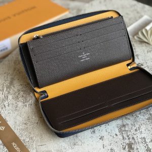 LOUIS VUITTON ZIPPY ORGANIZER WALLET - Image 4