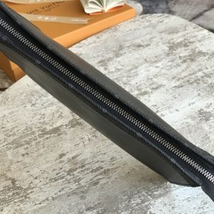 LOUIS VUITTON POCHETTE VOYAGE BAG - Image 4