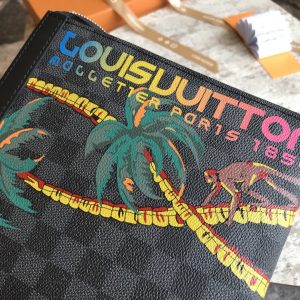 LOUIS VUITTON POCHETTE VOYAGE MM - Image 3