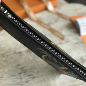 LOUIS VUITTON POCHETTE VOYAGE MM - Image 6