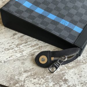 LOUIS VUITTON POCHETTE VOYAGE MM - Image 8