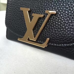 Louis Vuitton Wallet - Image 5