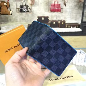 Louis Vuitton Wallet - Image 4