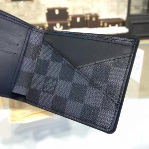Louis Vuitton Wallet - Image 7