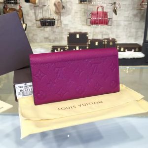 Louis  Vuitton  Wallet - Image 3
