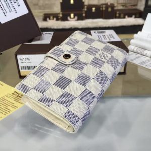 Louis Vuitton Wallet - Image 4