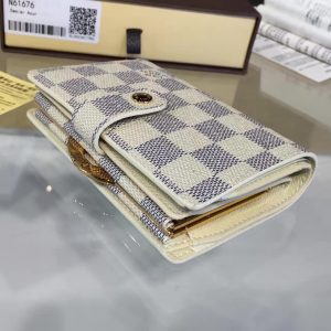 Louis Vuitton Wallet - Image 5