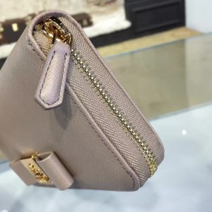 Prada Wallet - Image 5