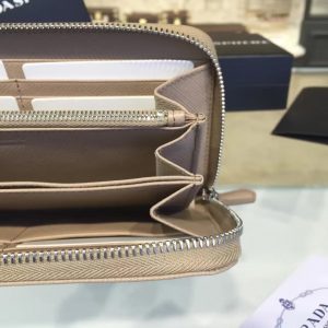 prada wallet - Image 8