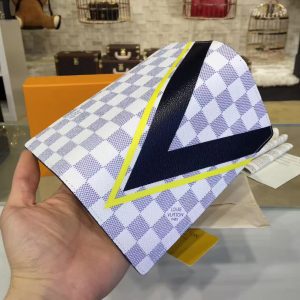 Louis Vuitton Wallet - Image 4