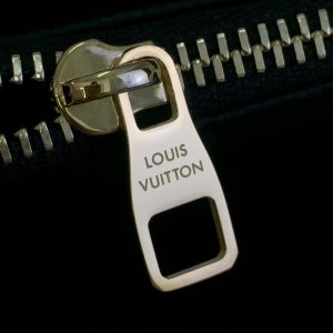 Louis Vuitton ZIPPY - Image 7