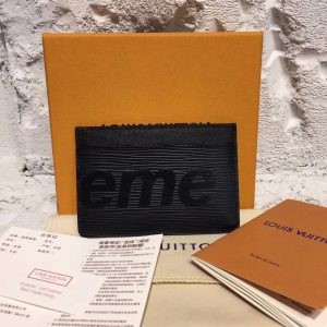 Louis Vuitton Supreme Card Holder - Image 9