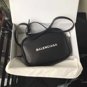 Balenciaga Camera bag - Image 3
