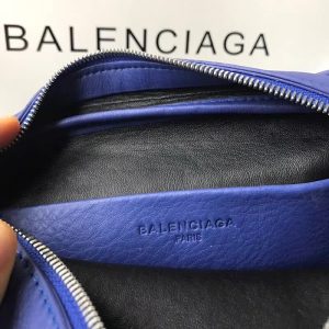 Balenciaga Camera bag - Image 3