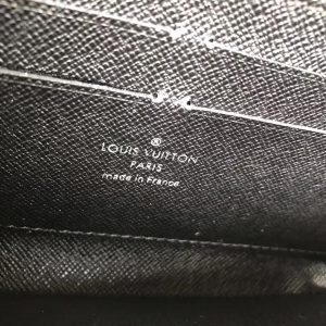 Louis Vuitton ZIPPY WALLET - Image 8