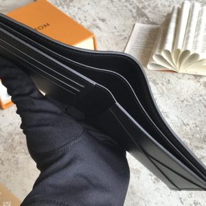 LOUIS VUITTON Wallet - Image 5