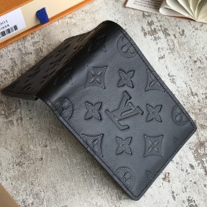 LOUIS VUITTON Wallet - Image 4