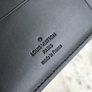 LOUIS VUITTON Wallet - Image 3