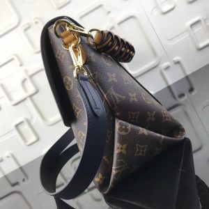 LOUIS VUITTON Beaubourg - Image 8