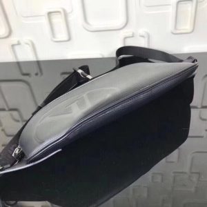 LOUIS VUITTON Bumbag Pocket - Image 7