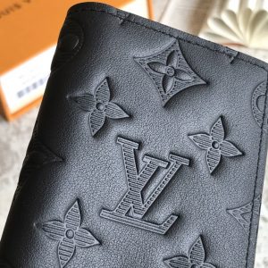 LOUIS VUITTON Wallet - Image 3