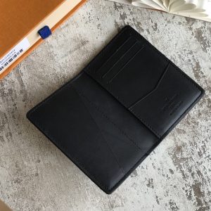 LOUIS VUITTON Wallet - Image 5