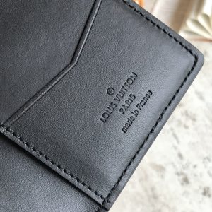 LOUIS VUITTON Wallet - Image 6