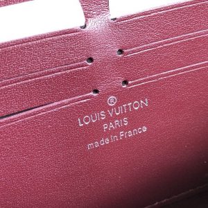 LOUIS VUITTON Zippy Wallet - Image 7
