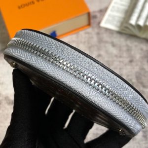 Louis Vuitton Micro Boite Chapeau - Image 4