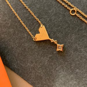 Louis Vuitton Necklace - Image 4