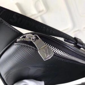 LOUIS VUITTON Bumbag Pocket - Image 6