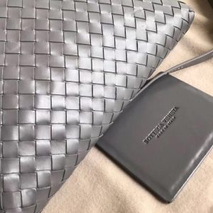Bottega Veneta Shoulder Bag - Image 6