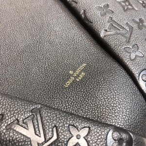 LOUIS VUITTON Tote MM - Image 7