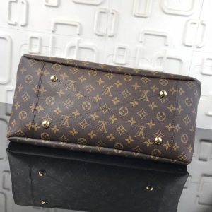 LOUIS VUITTON Artsy Bag - Image 4