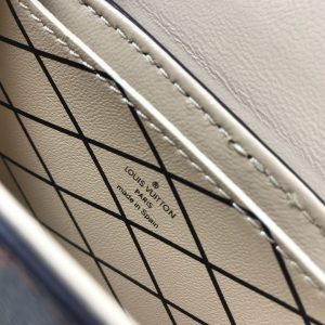 Louis Vuitton BOX - Image 3