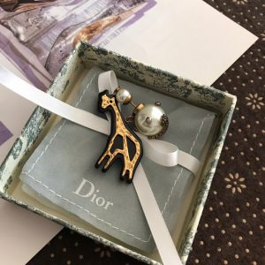 Dior Earrings - Image 4