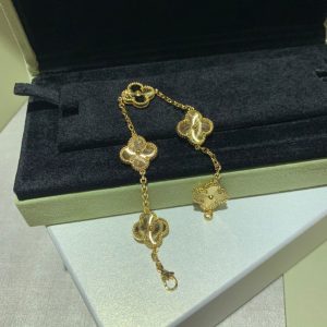 Van Cleef & Arpels Necklace - Image 6