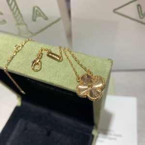 Van cleef & Arpels Necklace - Image 3