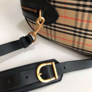 Burberry Pillow bag - Image 6