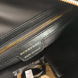 Burberry Pillow bag - Image 3