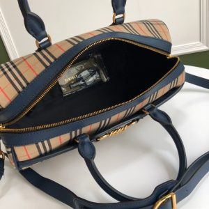 Burberry Pillow bag - Image 3