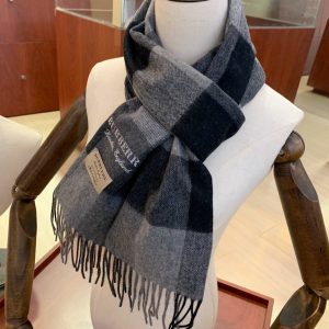 Burberry Scarf - Image 5