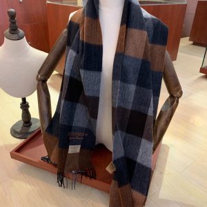 Burberry Scarf - Image 3