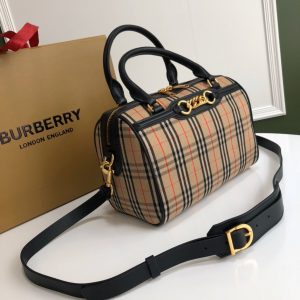 Burberry Pillow bag - Image 9
