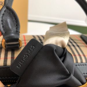 Burberry Pillow bag - Image 3