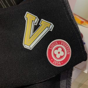 Louis Vuitton Scarf - Image 8