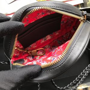 Gucci Shoulder Bags - Image 4